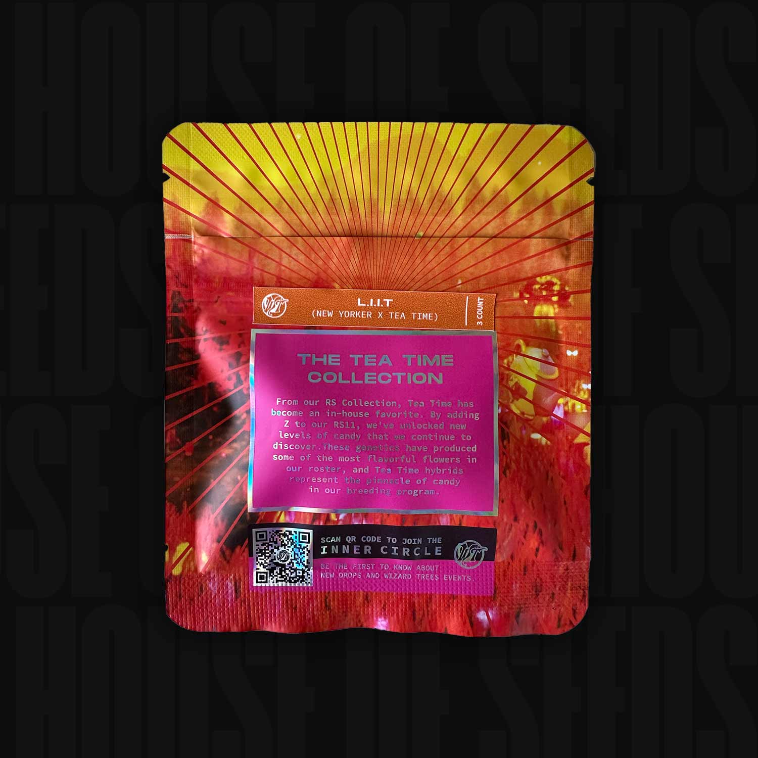 Roter-orangefarbener Wizard Trees L.i.i.t Beutel mit Hauptterpene-Text und QR-Code vor dunklem Hintergrund